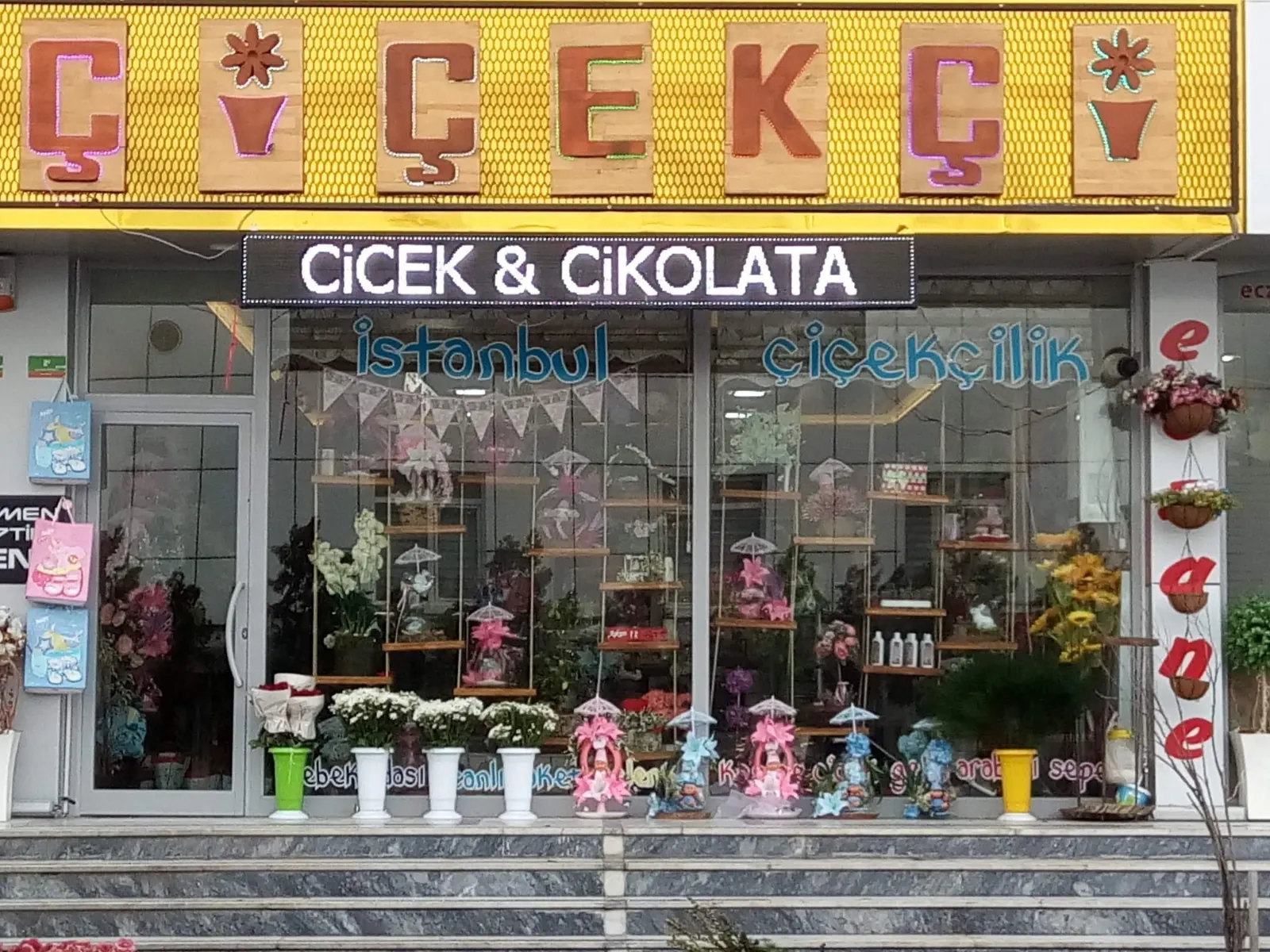 Çiçekçi By Soydan dükkânı, Yeşilyurt / Malatya