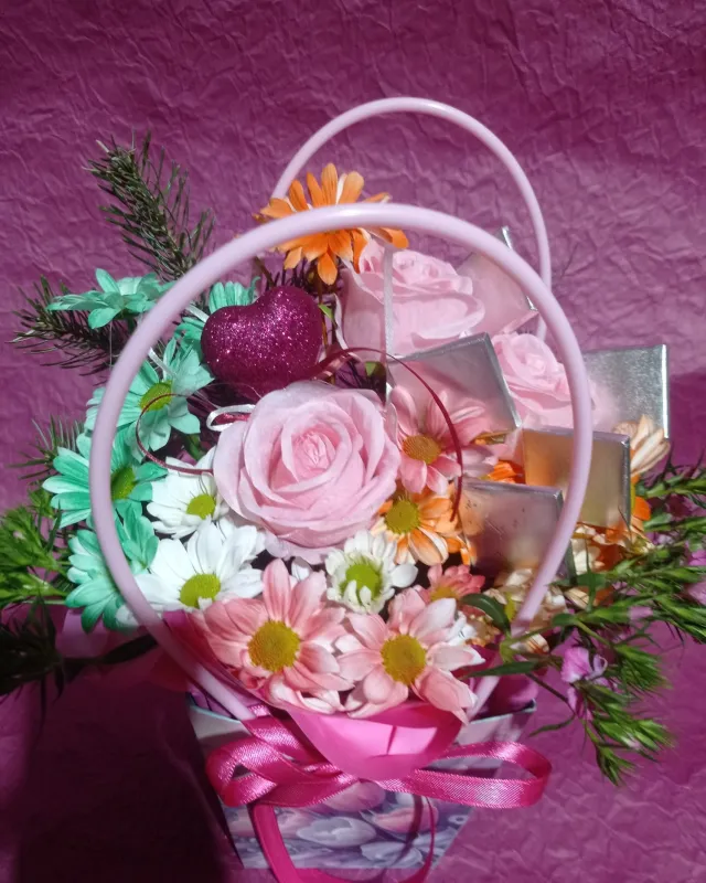 Çantada Pembe Gül ve Gerbera - Malatya Çiçekçi By Soydan