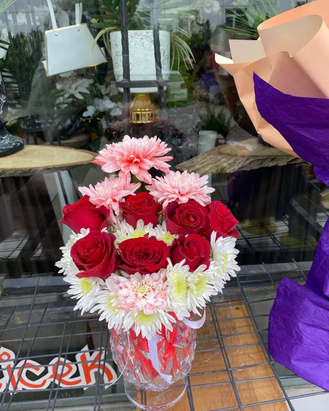 Vazoda Kırmızı Gül ve Pembe Gerbera - Malatya Çiçekçi By Soydan