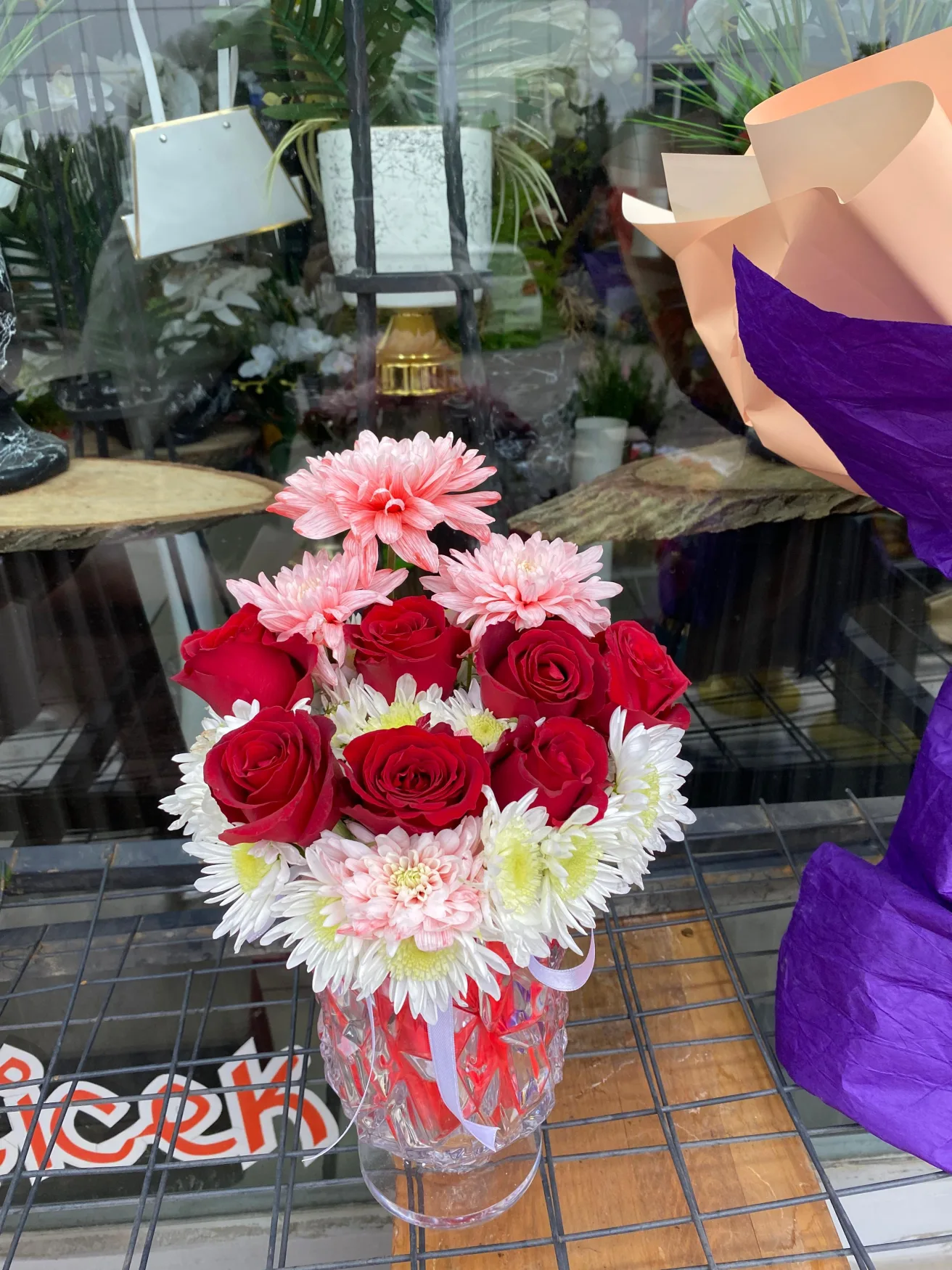 Vazoda Kırmızı Gül ve Pembe Gerbera - Malatya Çiçekçi By Soydan