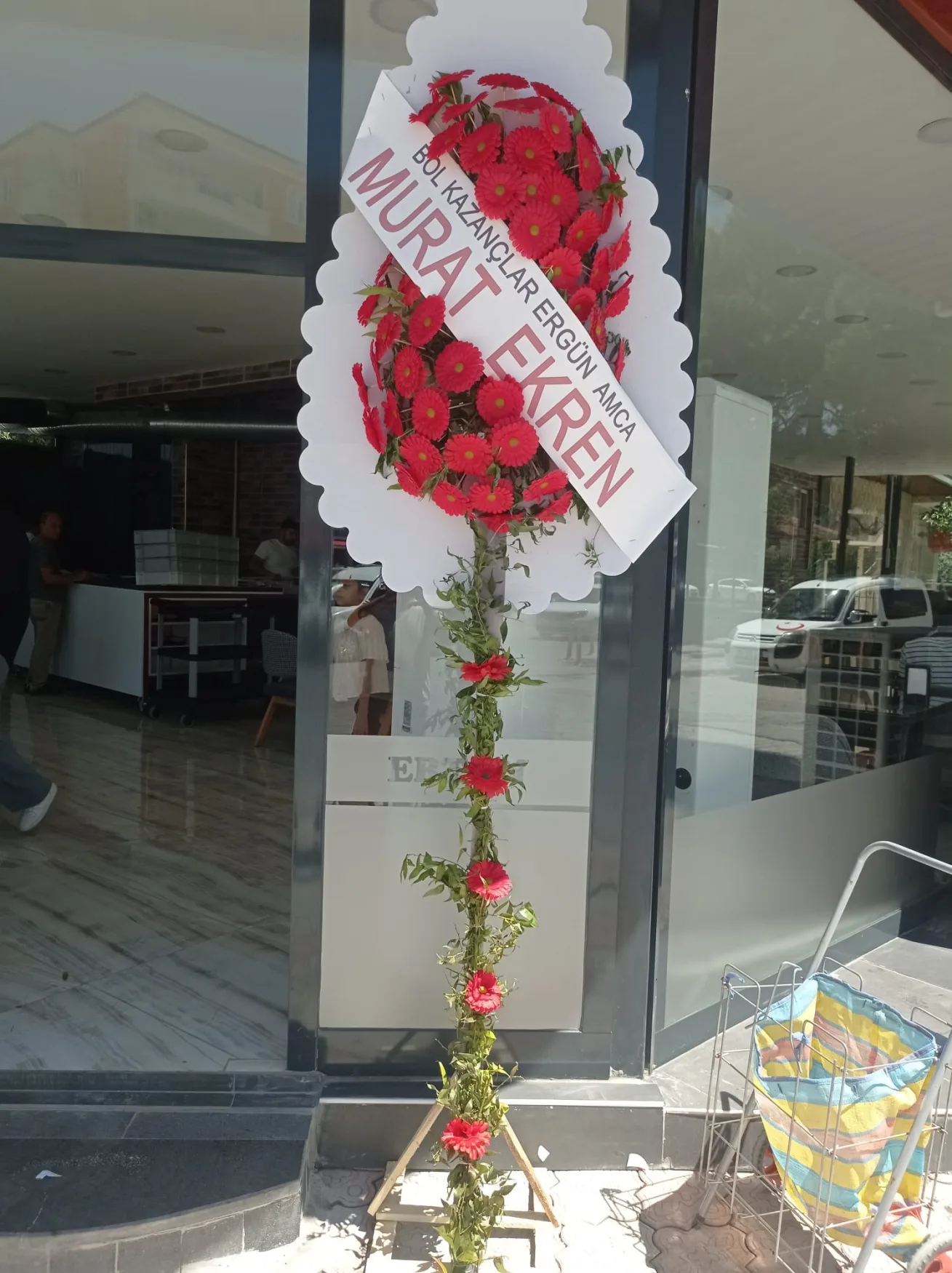 Yeşil Gövdeli Kırmızı Gerbera Ayaklı Sepet - Malatya Çiçekçi By Soydan (2)