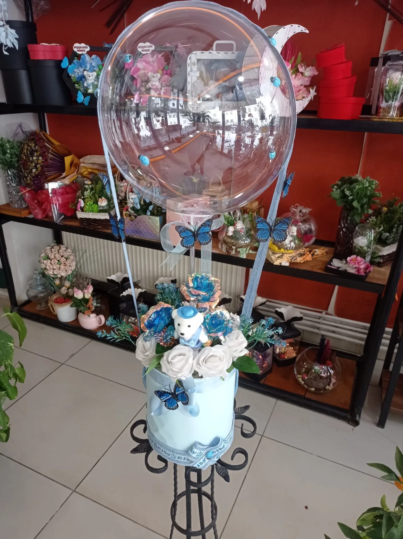Balonlu Mavi Kutuda Erkek Bebek Aranjmanı - Malatya Çiçekçi By Soydan (2)