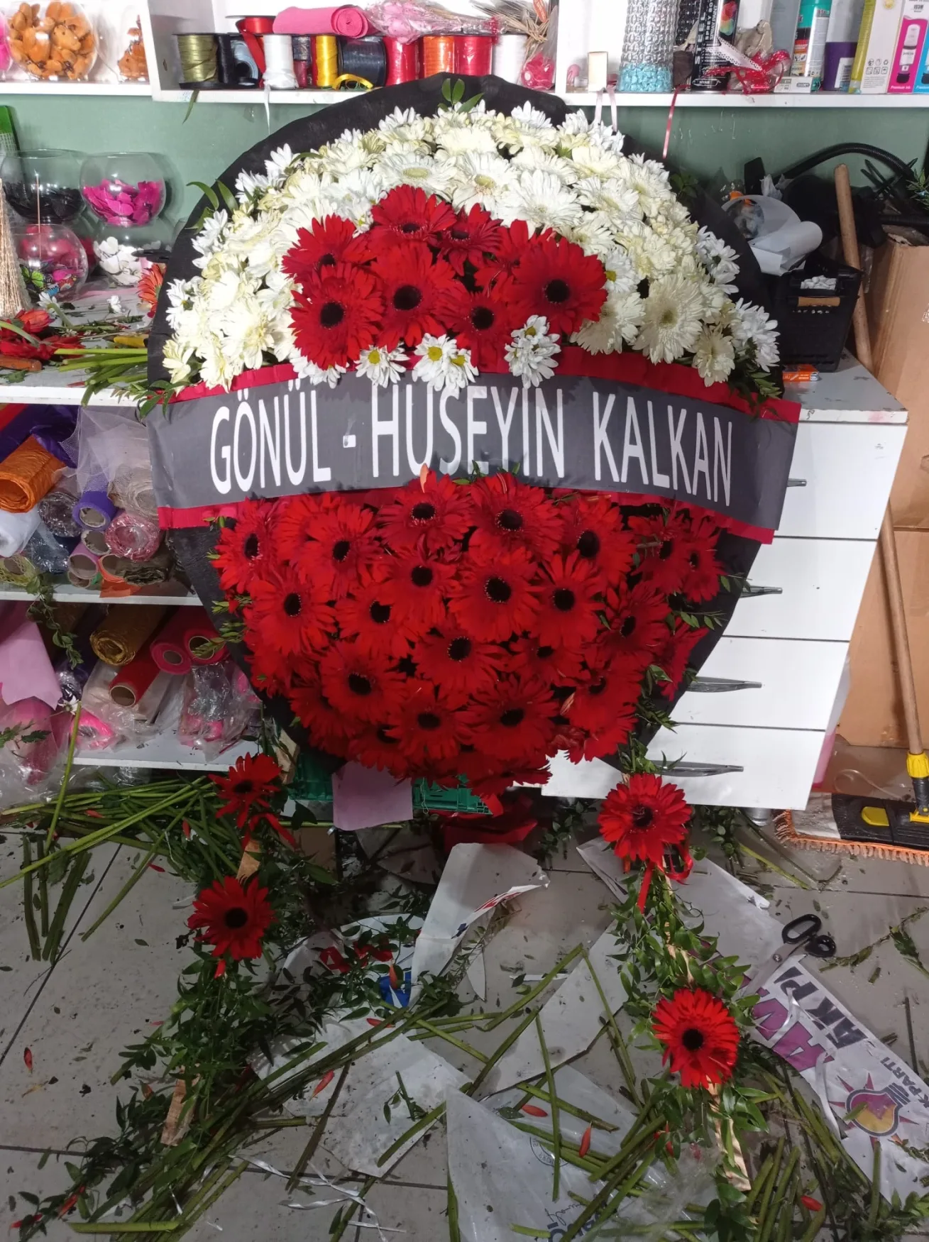 Kırmızı Beyaz Cenaze Çelengi - Malatya Çiçekçi By Soydan (2)