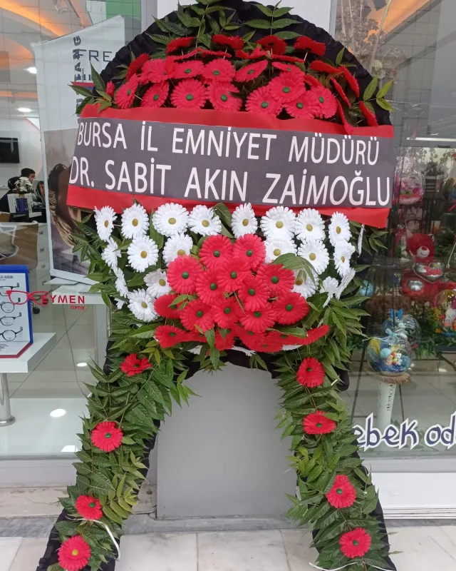 Kırmızı Beyaz Gerbera Ayaklı Çelenk - Malatya Çiçekçi By Soydan