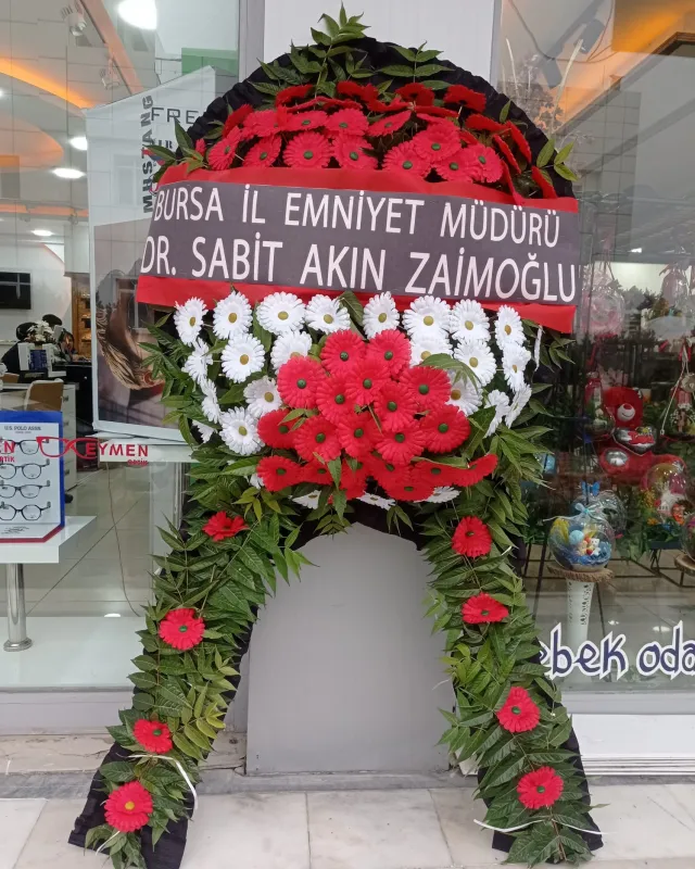 Kırmızı Beyaz Gerbera Ayaklı Çelenk - Malatya Çiçekçi By Soydan (2)