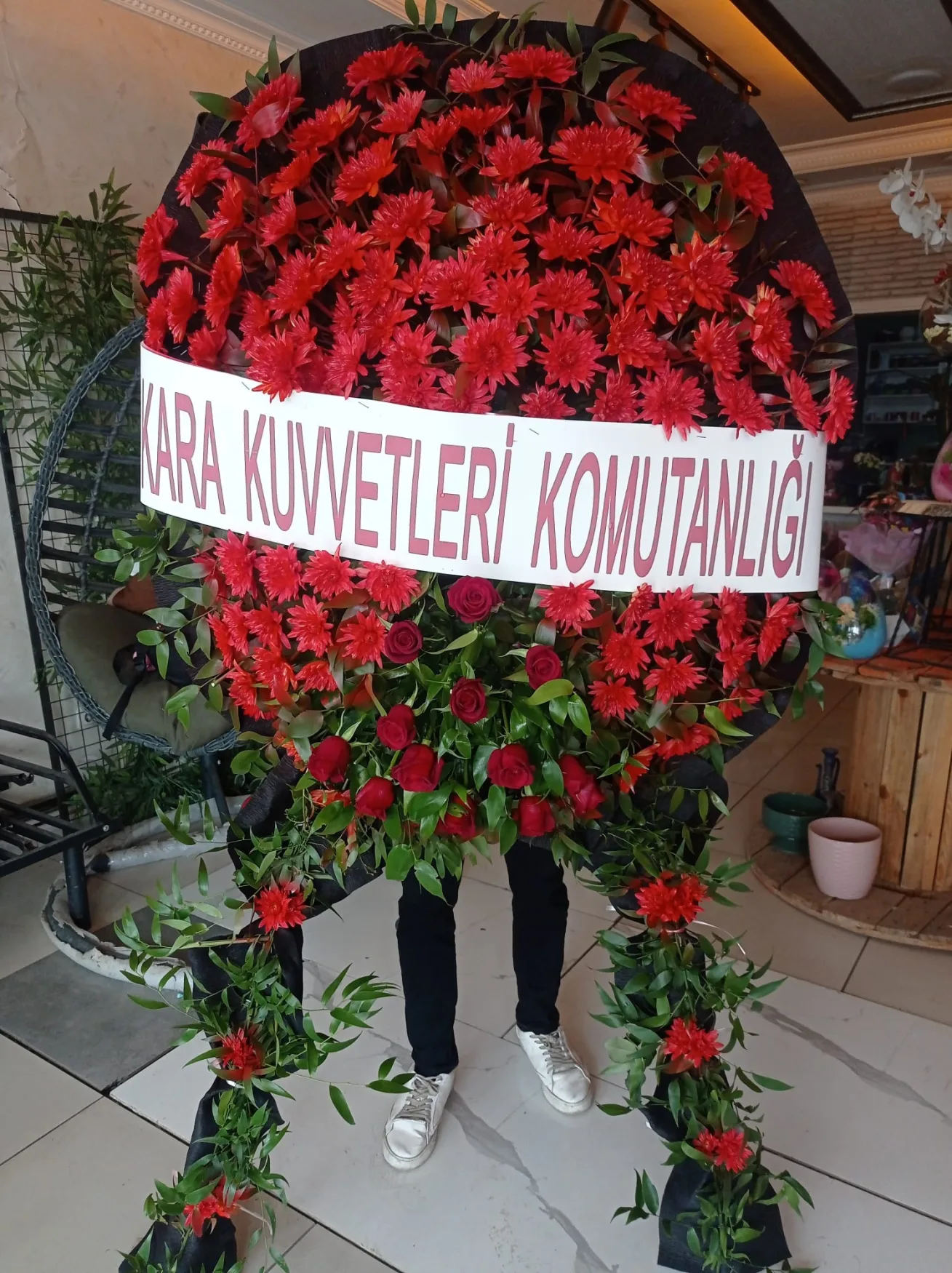 Büyük Kırmızı Gerbera Çelenk - Malatya Çiçekçi By Soydan