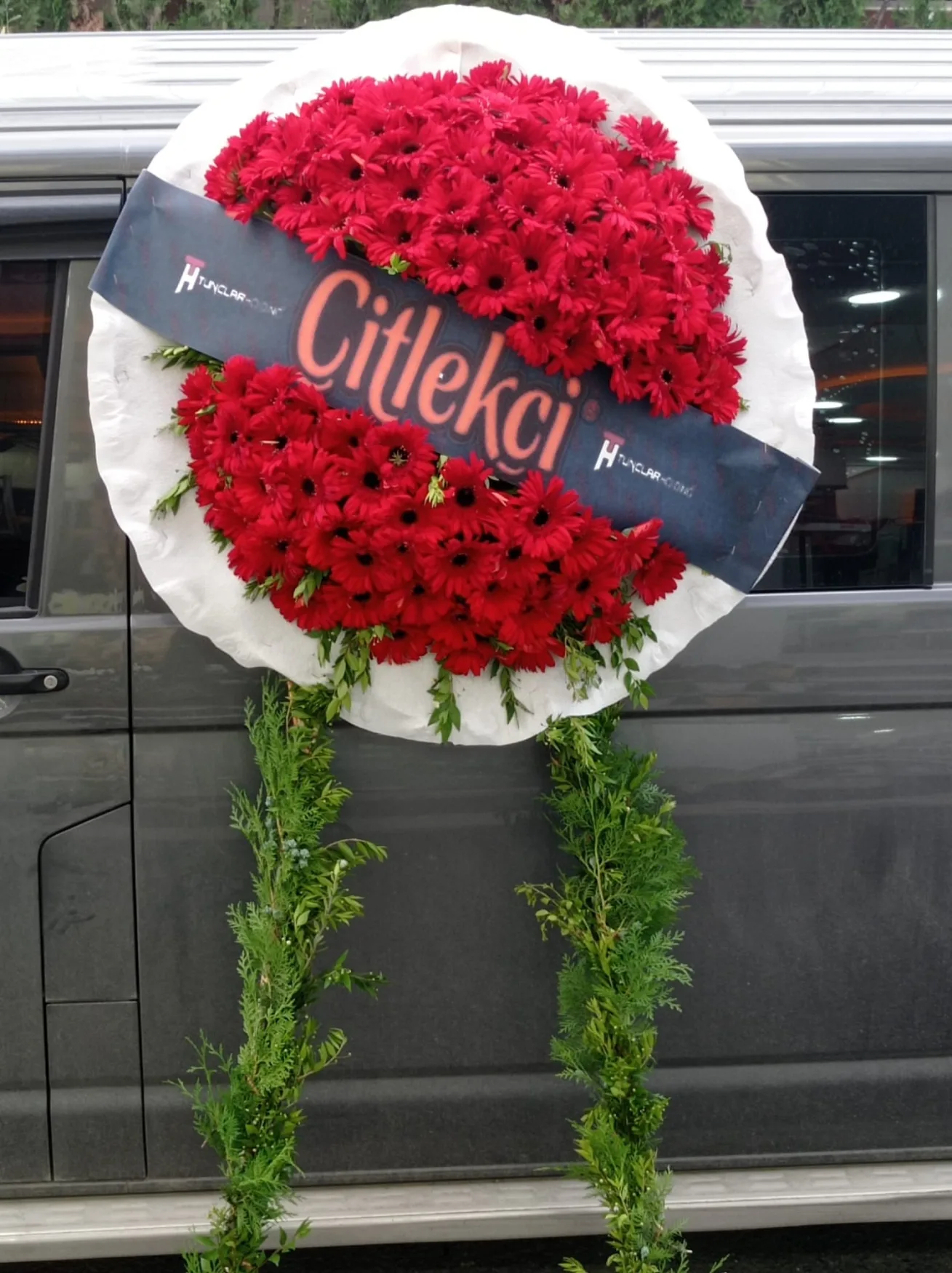 Kırmızı Gerbera Yuvarlak Çelenk - Malatya Çiçekçi By Soydan (2)